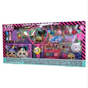 22 Pc LOL Surprise OMG Mega Cosmetic Set